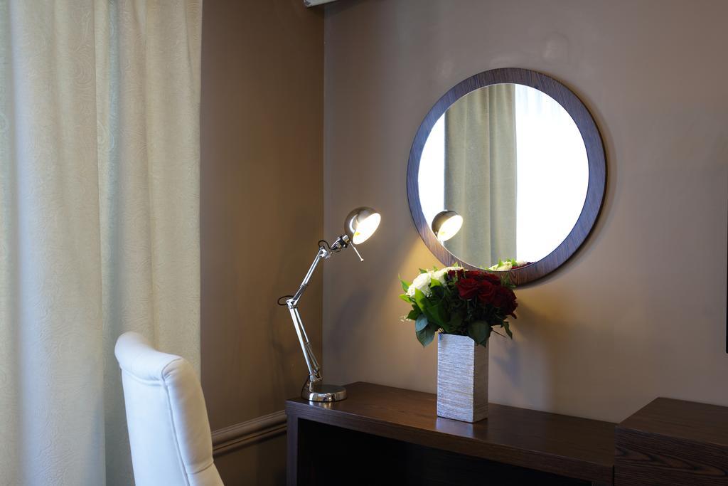 Ak Zhaik Hotel Atyraū Екстериор снимка