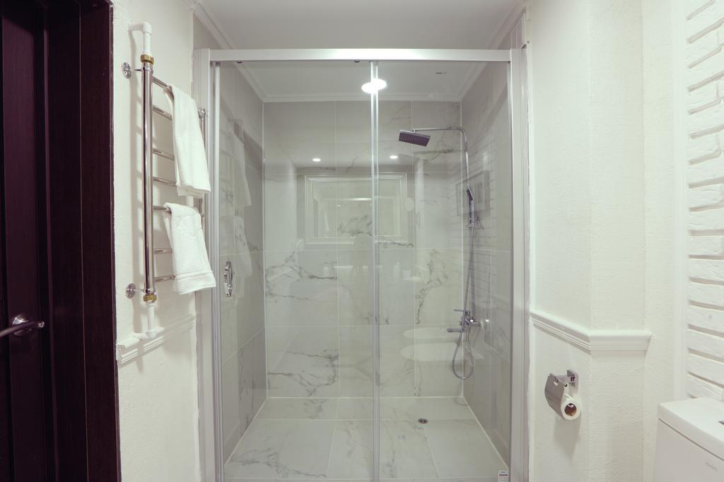 Ak Zhaik Hotel Atyraū Екстериор снимка