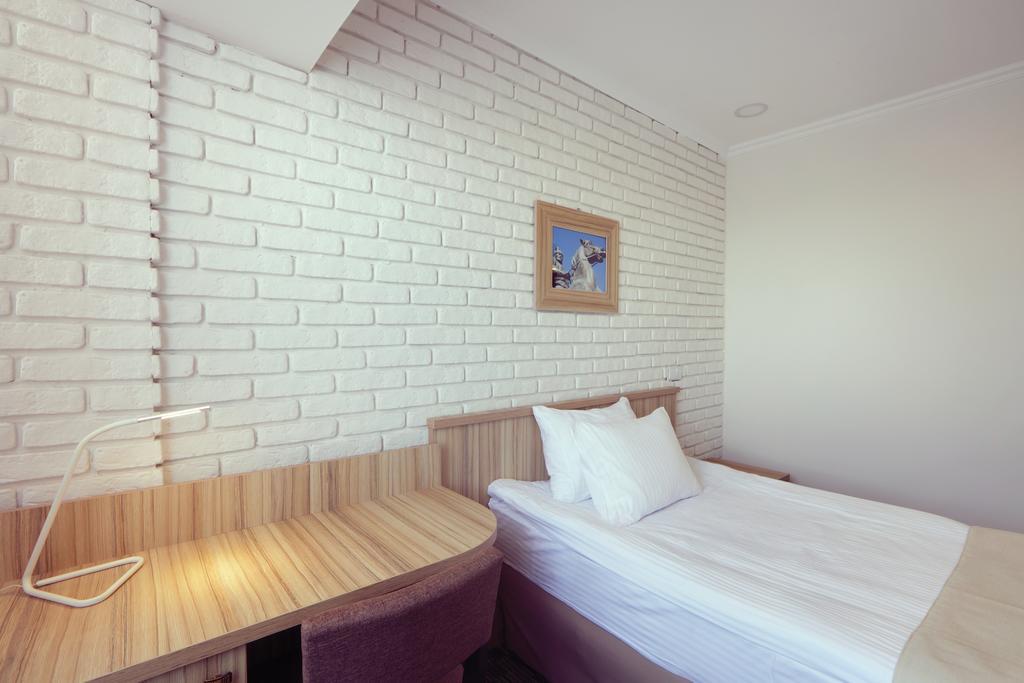 Ak Zhaik Hotel Atyraū Екстериор снимка