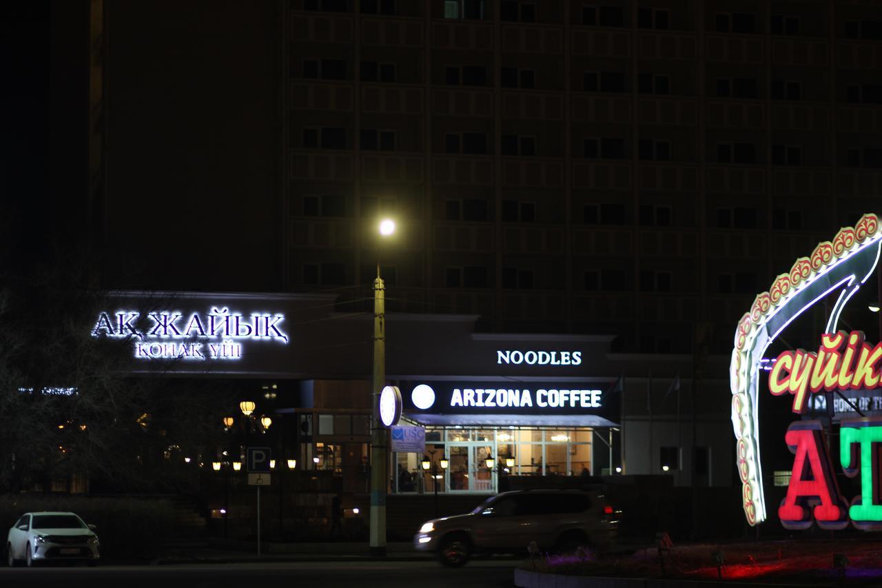 Ak Zhaik Hotel Atyraū Екстериор снимка